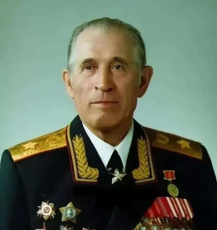 1979年，我军对谅山发起总攻之际，一位苏联大将不顾越军劝阻，执意乘坐吉普车前往