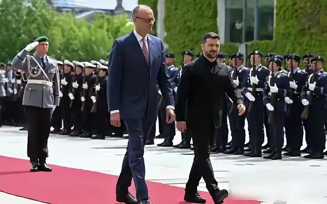 俄罗斯警告德国：如果德国提供的导弹打到俄罗斯境内，俄罗斯将直接炸柏林。德国国防