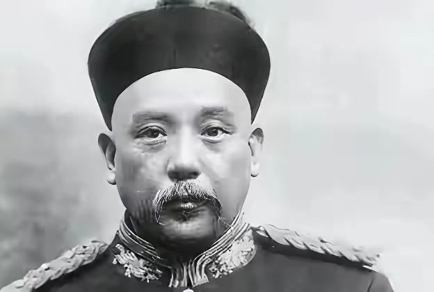 1951年，新中国都挂牌快两年了，沈阳造币厂突然接了个奇怪的密令：接着印那个死了