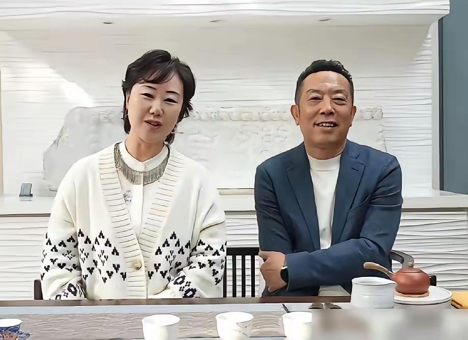 西贝能走到今天，贾国龙身后的张丽平是绕不开的存在。出生在内蒙的他，本与山西特产莜