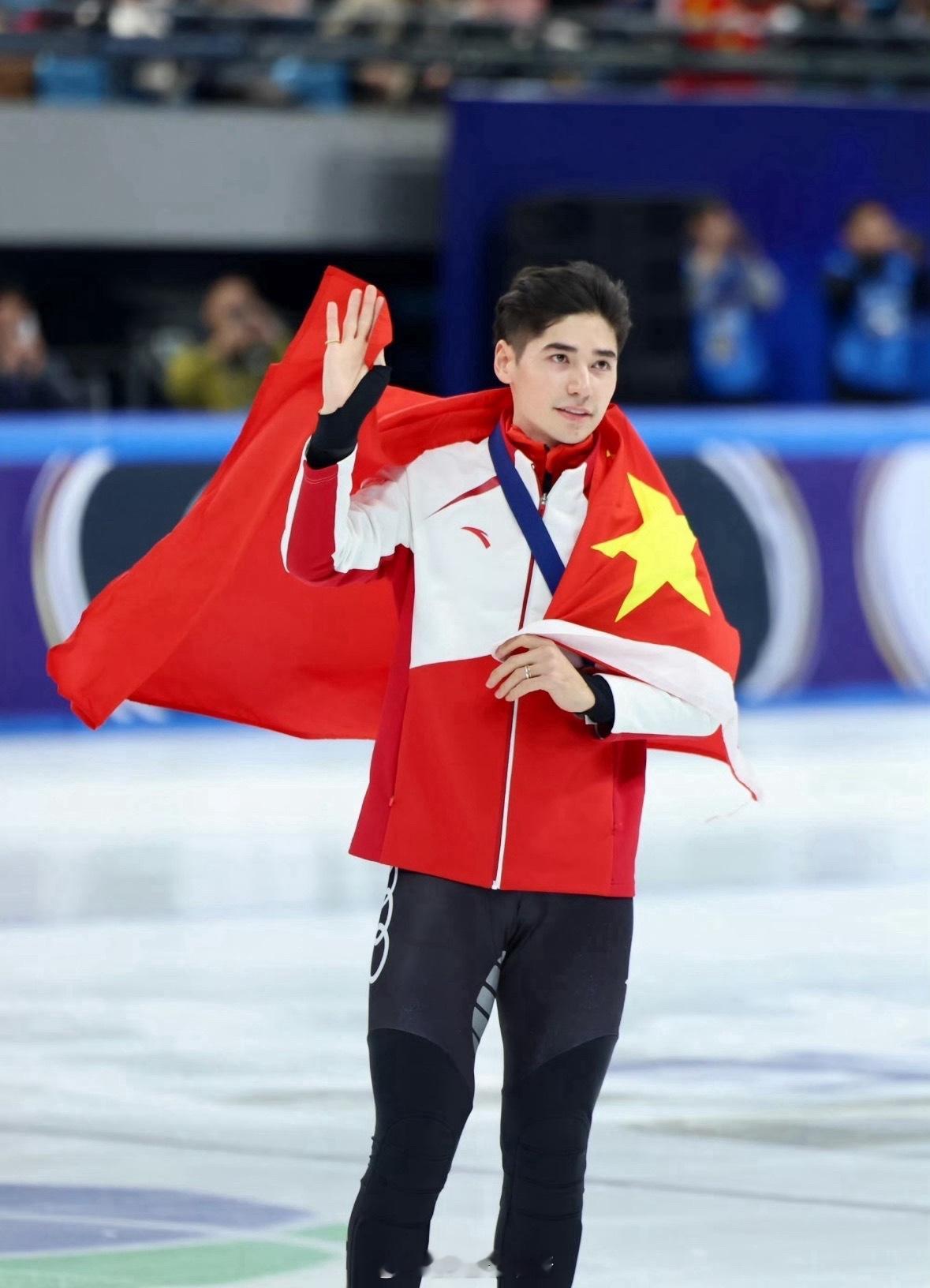 林孝埈刘少昂凌晨出战500米冬奥这不是普通的比赛，这是王者要在午夜加冕！短距离