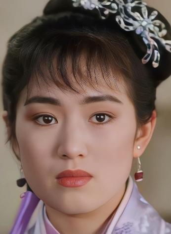早前，向华强在周星驰的建议之下，选中巩俐出演了秋香一角，并许她1000000元的