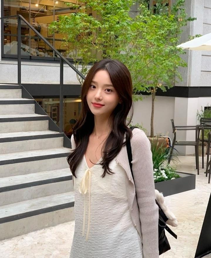 原来回忆里的白月光是你