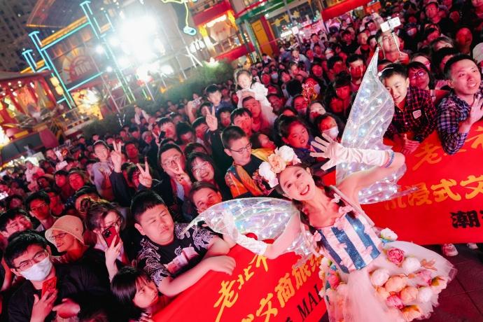 五一旅游大变局：大城市遇冷，小县城赢麻了今年五一旅游格局彻底反转，大城市不再