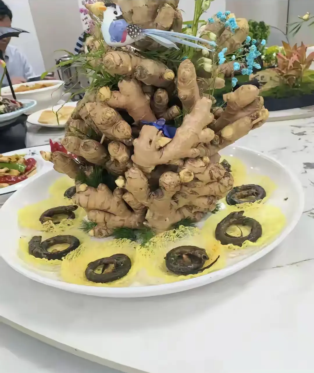 这道菜厨师应该费了不少劲，能吃的有多少？