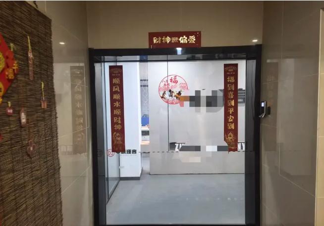 陕西西安，一男子出售了套价值365万的商铺，可买家当时只付了20万首付，剩