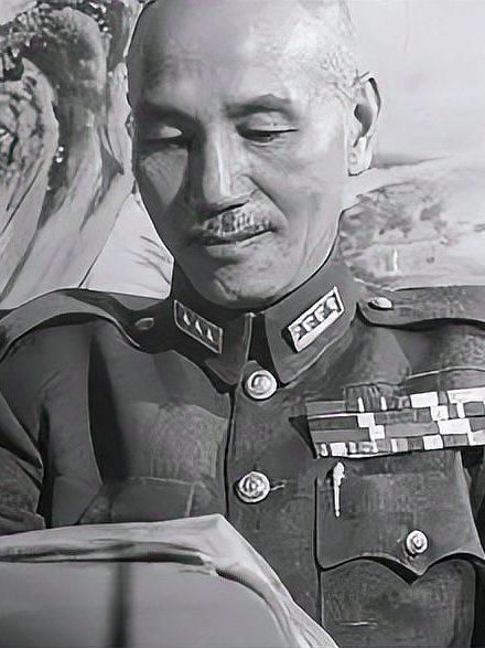 蒋介石凝视元帅名单长叹，独对陈毅由衷叹服：此人真乃劲敌1955年开国十大元