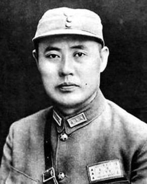 1949年，水利部长傅作义，权利被忽视、架空，副部长多次绕过他，代他签字，周总理