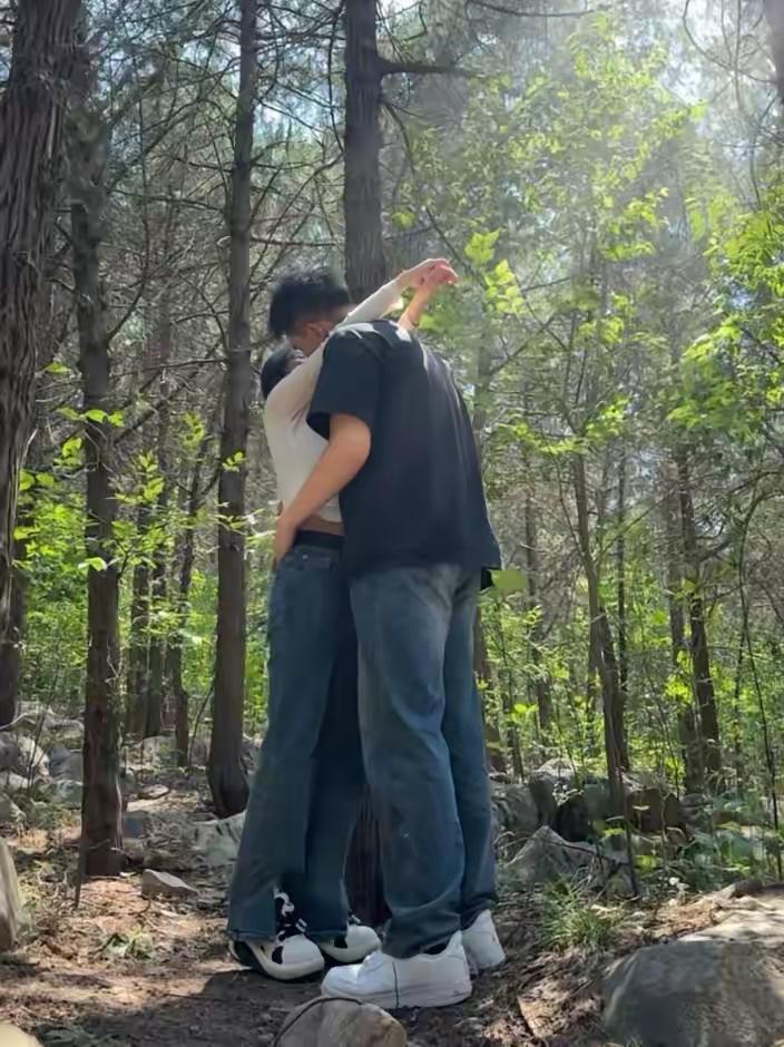 医院广播喊“王文洁请到3号诊室”，喊碎的是另一个女人的一生原配陪着生病的妈