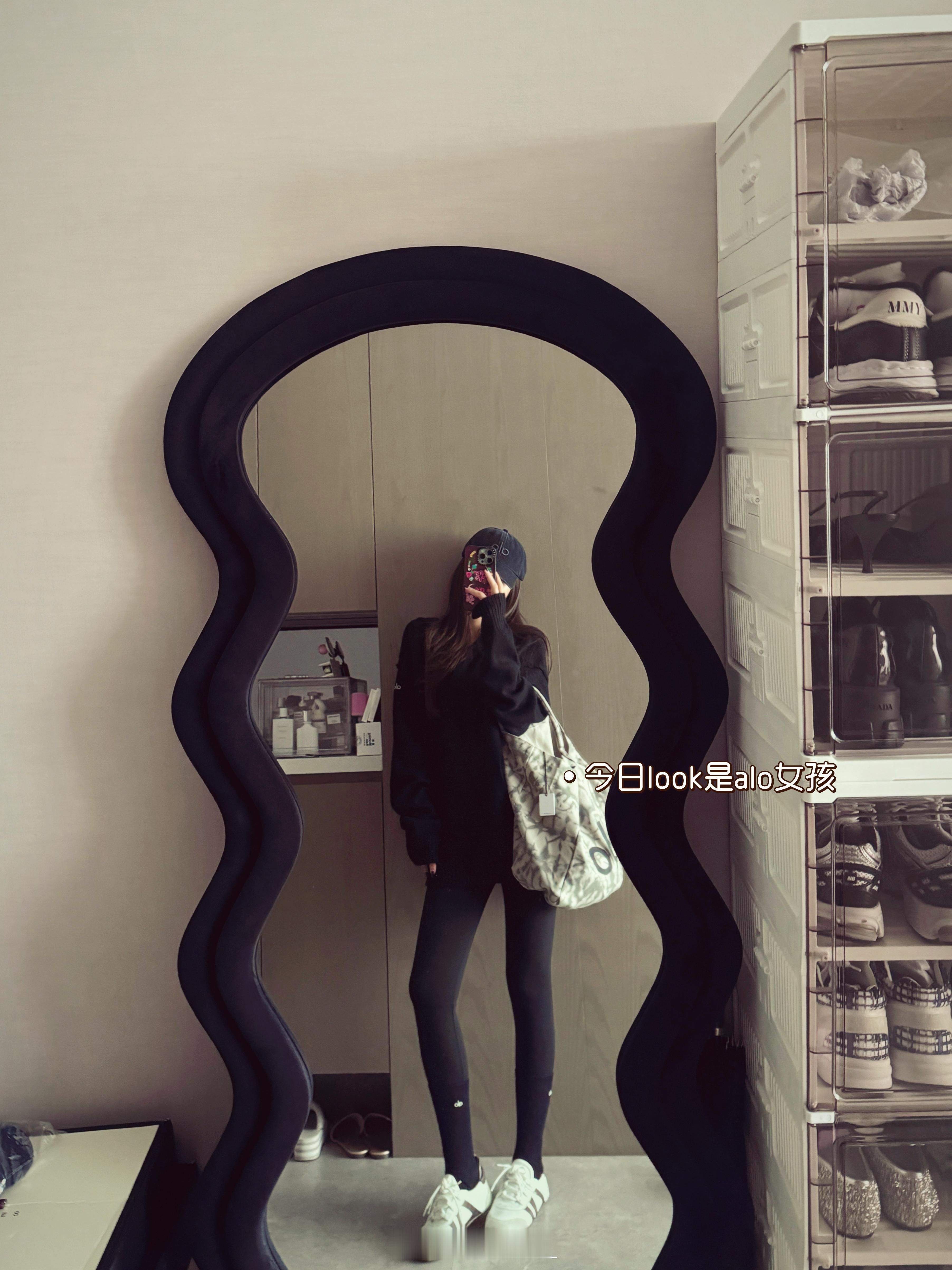 今日记录📝真的太难得啦去练了普拉提最近肩颈酸痛按摩已经只能短暂缓解[泪奔