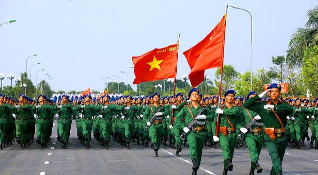 很多人觉得，全世界最怕中国强大的国家是美国。毕竟美国天天把“中国威胁”挂嘴边，航