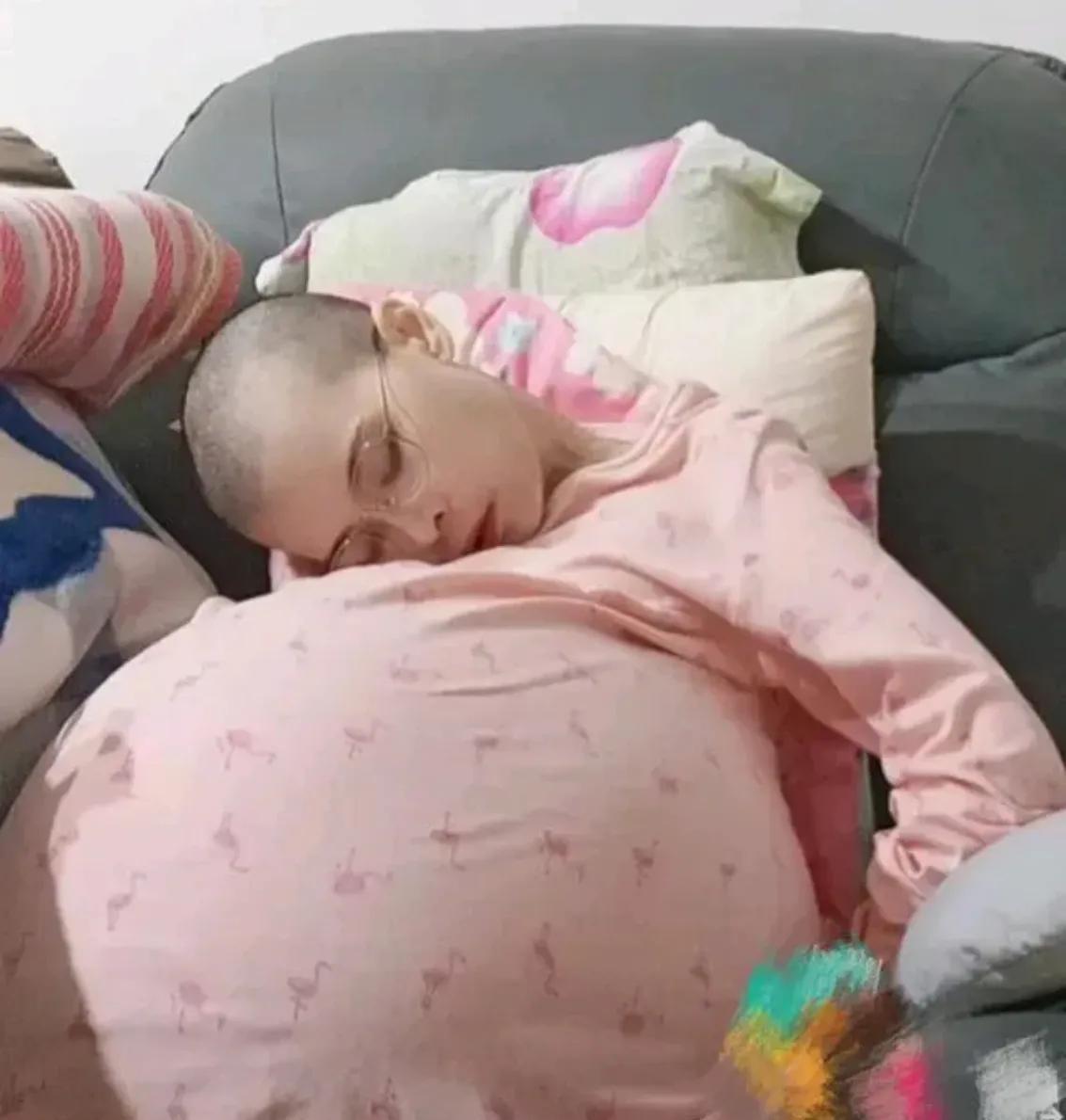 我以前取笑丁丁老师，说不知道一个卵巢囊肿晚期的病人，为什么要取一个名字叫丁丁？