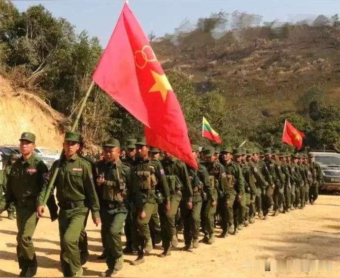 果敢同盟军持续不断的征兵。底层逻辑很简单，就是抢人大战。在缅北地区这些新地盘