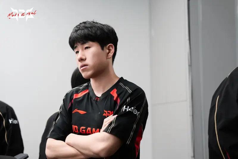 被Bin哥点名后，GALA练成这样也只敢说是爱好了。昨日GALA分享健身照引发热