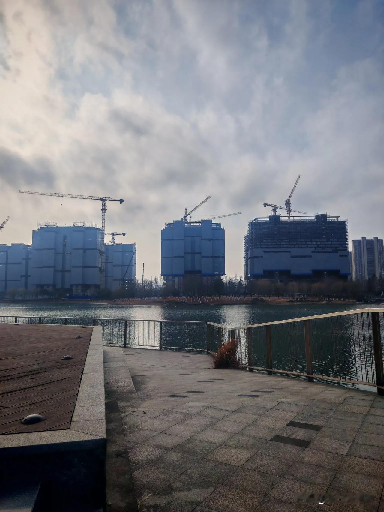 政府一直在出台利好刺激楼市，很多手段都出了，还是效果不佳，我怎么感觉没这么难，只