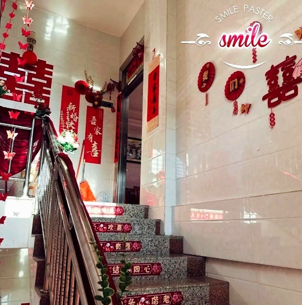 甘肃送亲回来，越想越憋屈！妹妹远嫁，全家30多口人硬扛一天硬座，腿肿得迈不开步
