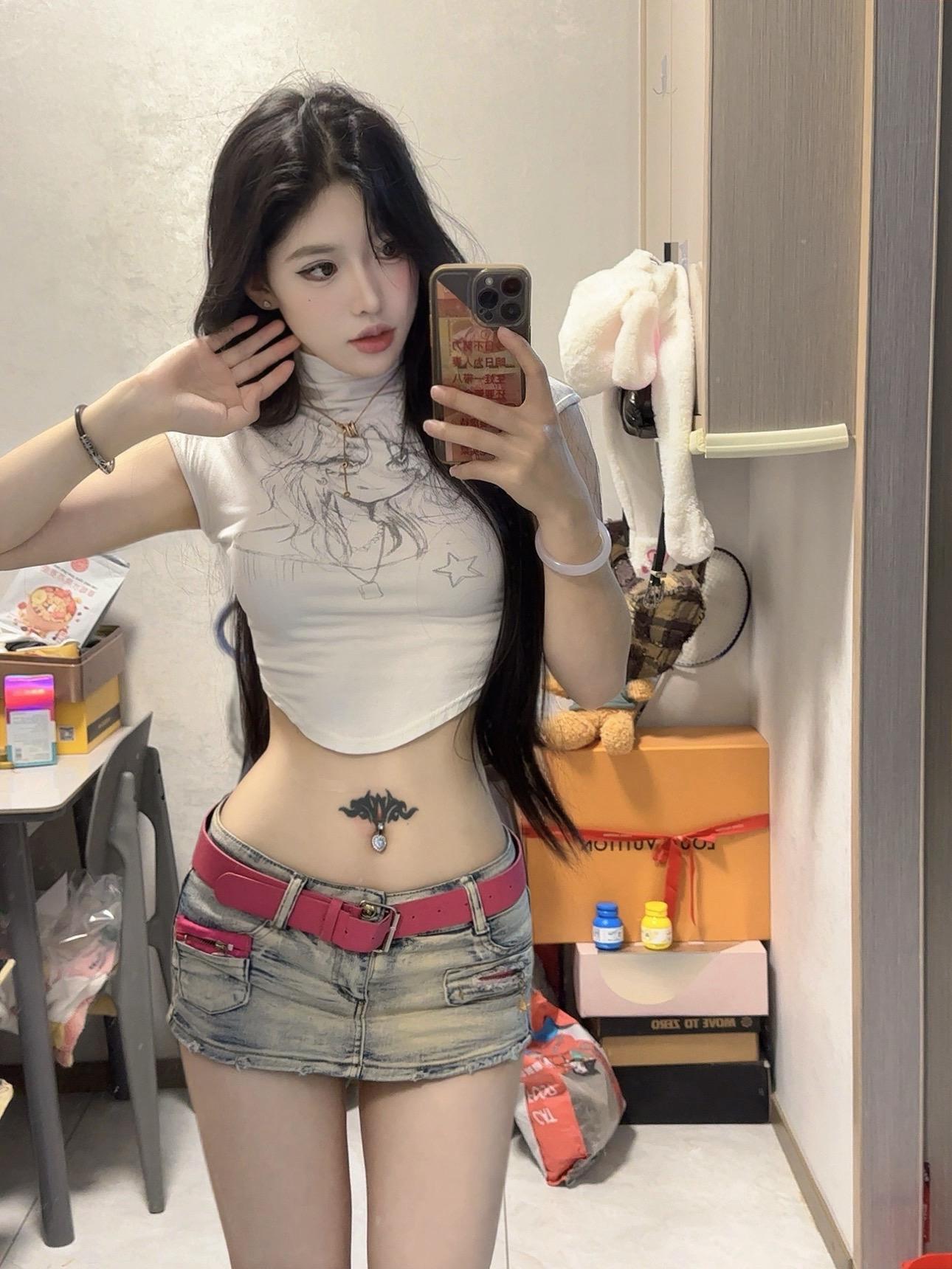 肚子上是图腾 不是魅魔纹……拴Q了