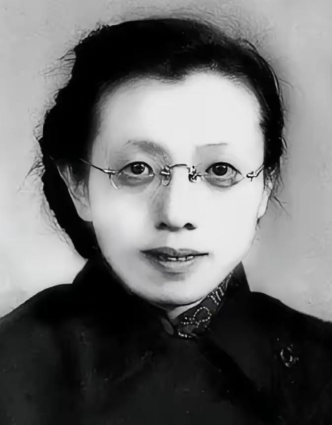 8任书记全部牺牲，1946年，她毅然接手国民党心脏的地下工作1946年初春