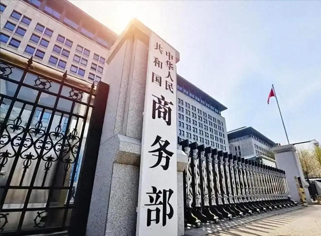 中美这波过招又升级了！美国刚以"强迫劳动"为借口，把43家中国实体拉