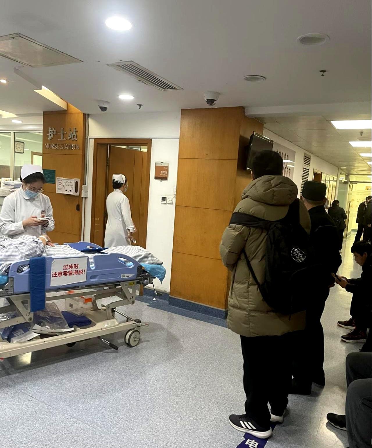 远嫁的女人给老家转6000块，丈夫看见短信直接骂“吃里扒外”，这婚姻两小时就离了