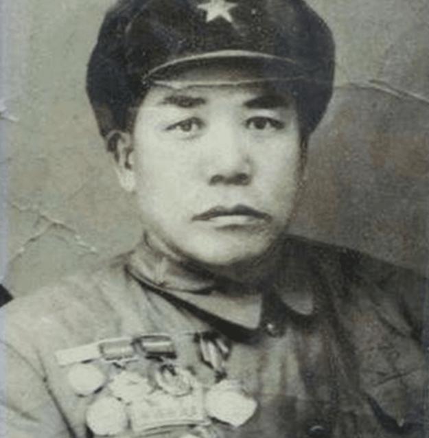 1955年大授衔时，伟人翻看名册，忽然问道：“那个凭一己之力刺死27名鬼子的吕俊