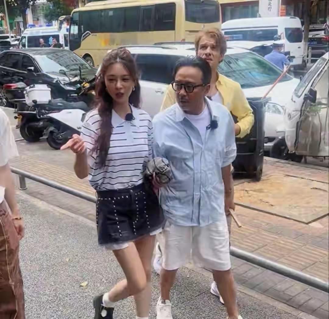 刷到汪涵近况，才反应过来他今年51岁——看着确实有些憔悴，胡须和头发都见了白，难