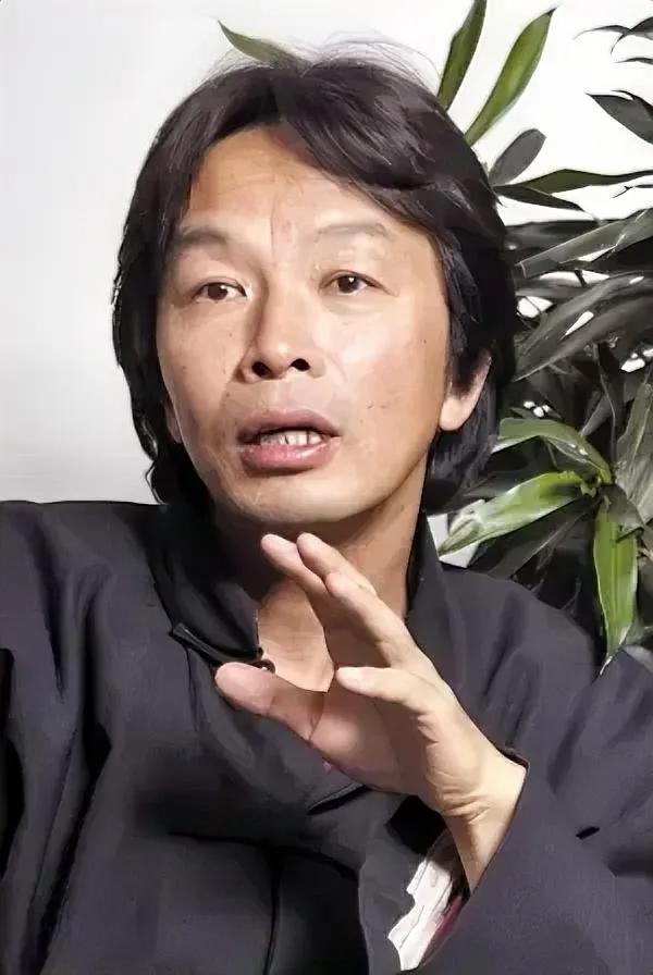 刘震云说：“小地方开大店，大地方开小店；小孩的产品，要薄利多销；老人的产品