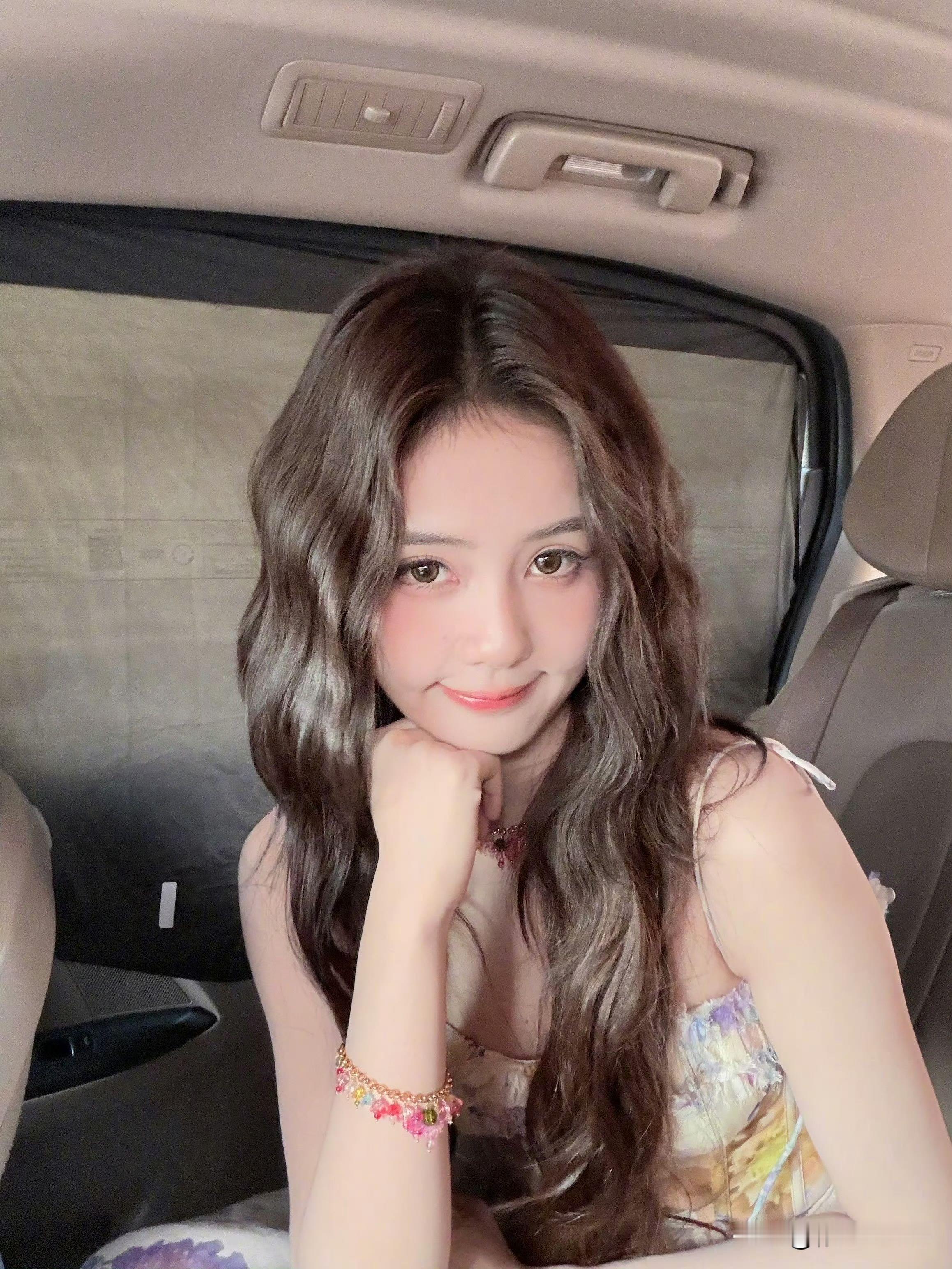 关于白鹿续约欢娱的原因听了一场半小时的业内分享，才明白白鹿这半年的休息其实是与欢