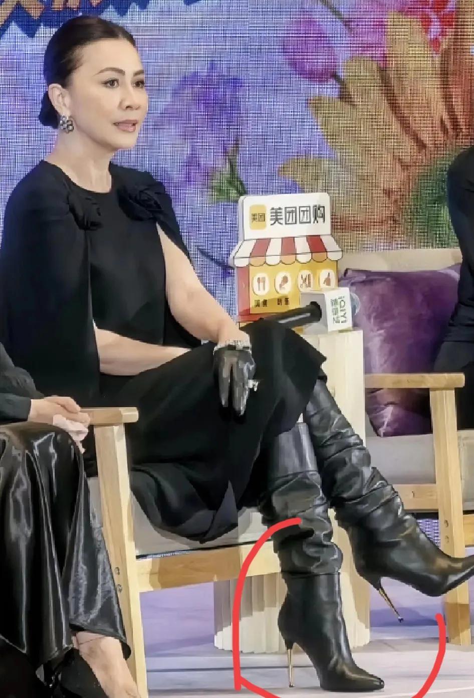 这起码10公分，直到我把刘嘉玲这张照片甩给我老公看，他才觉是老爹鞋好。此前，他