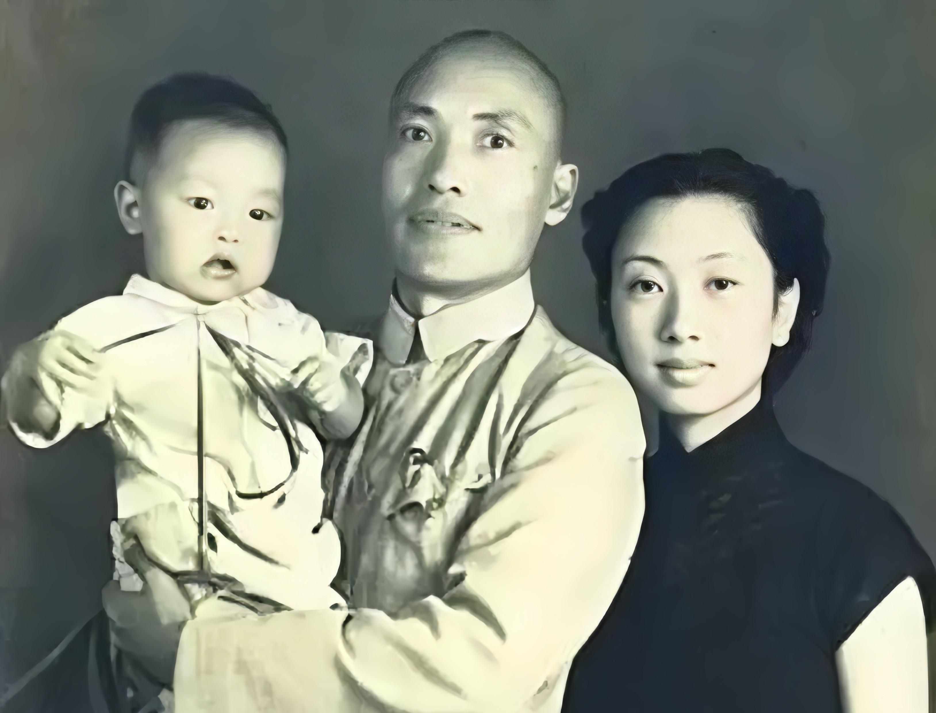 1936年，毛泽东让这位国民党高级将领重返国民党阵营。这名国民党将领，张