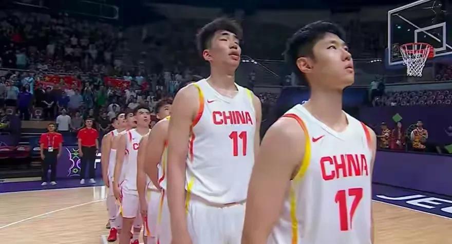 亚洲杯中国男篮首战93：88战胜沙特，取得开门红。胡金秋20分5板，成为中国男篮