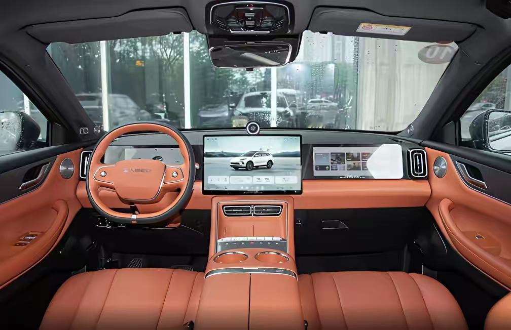 买燃油车的时候觉得自己很有钱，不在乎那点油钱，所以不听朋友劝告，最后还是买了燃油