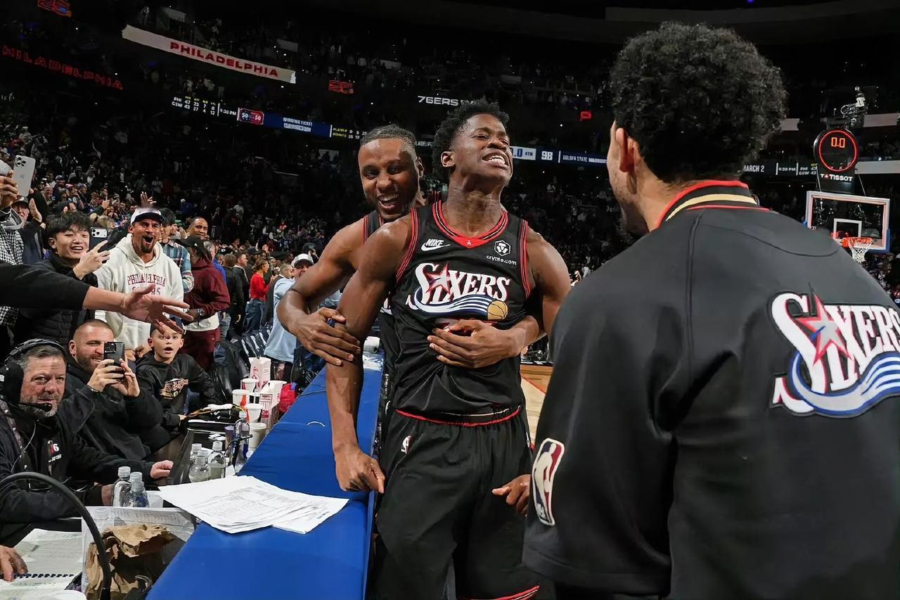 NBA常规赛！76人99:98勇士，让我彻底认清了这3个人🌹1、马克西