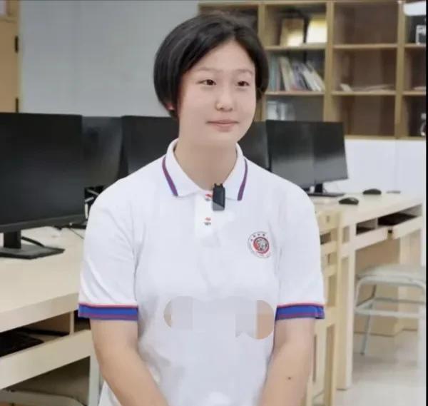 现在的高考学子更爱国更愿意投身国防了今年高考，发现一个趋势更明显了，那就是更多