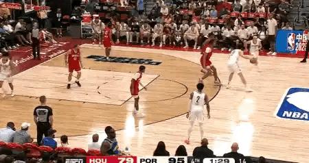 看了杨瀚森、贝兹利、洛夫顿、阿姆斯的同日夏联表现后，你就知道从CBA去NBA有多