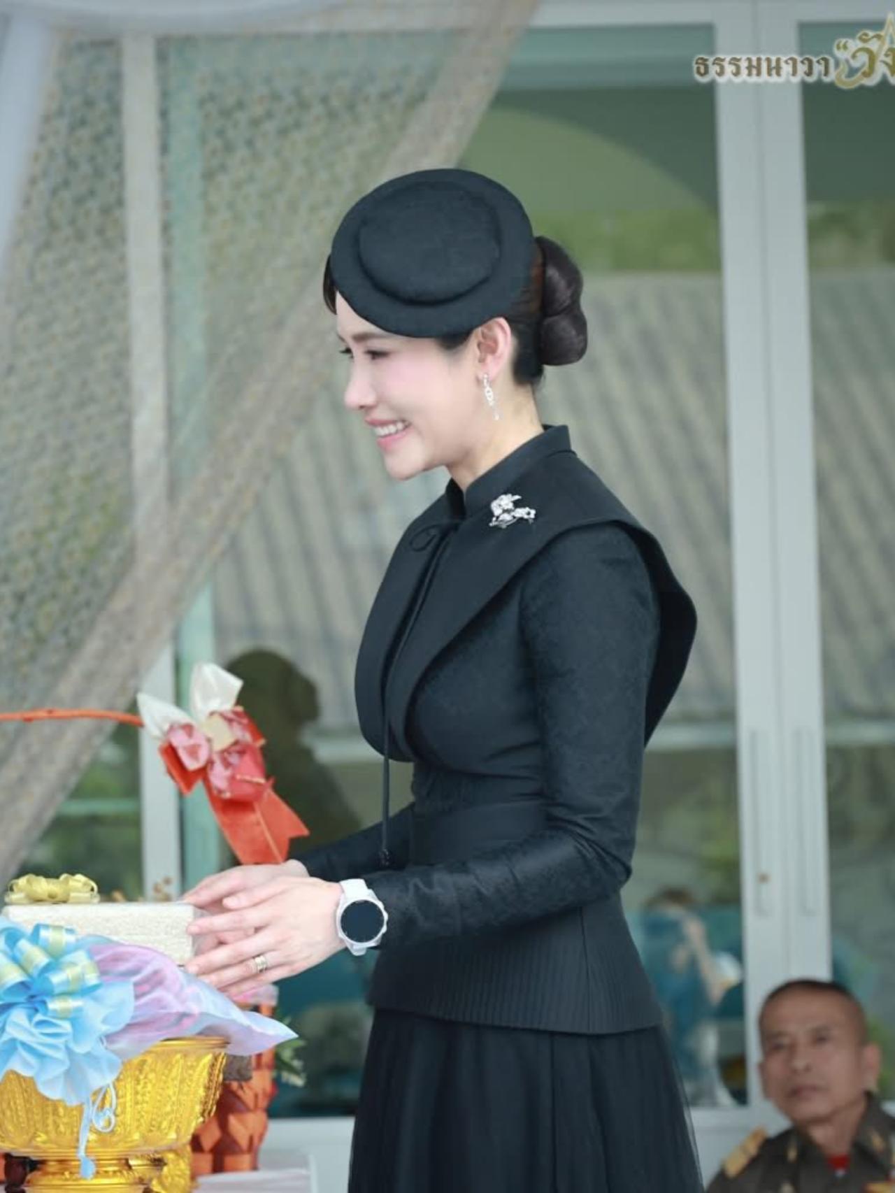 诗妮娜复古造型美炸了，像极了老上海女明星2026年2月11日，国王钦定诗妮娜中