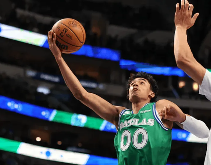 NBA常规赛，独行侠以110-116不敌湖人。本场比赛，独行侠球员马克斯-克里