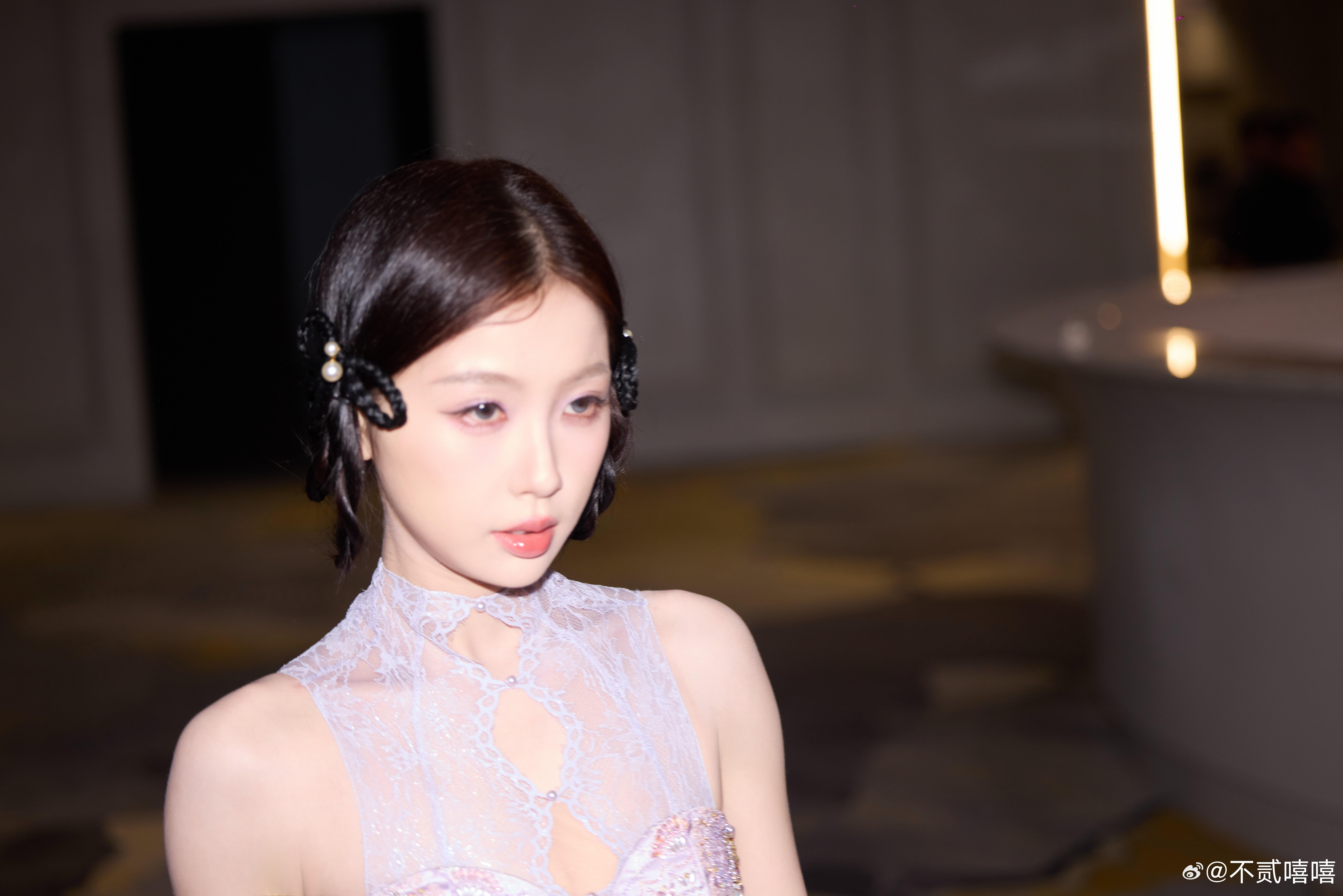 虞书欣两个造型对比，工作室很听劝...看重粉丝意见就好，能沟通的工作室就是好