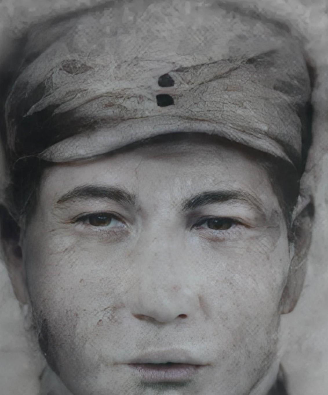 1944年，司令员康俊仁穿了件鬼子大衣回营，哨兵一枪将其击毙，事后上级的处理方式
