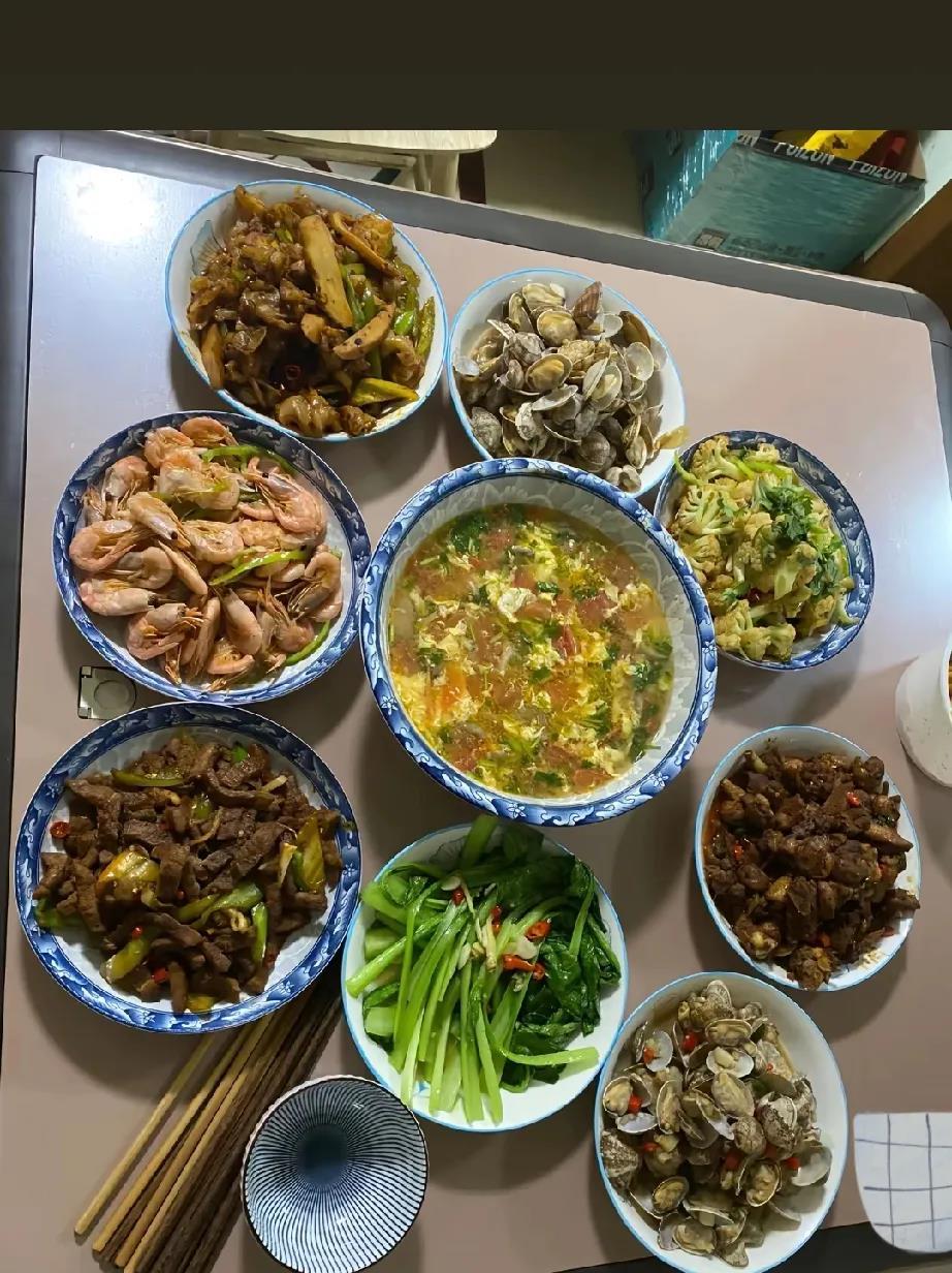 太感动了！我小姨为了经常陪我妈妈，特意在我妈家附近找了个给小厂子做晌午饭的活，