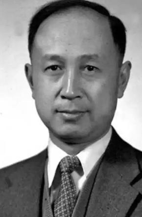 🌞晚年，钱学森整天躺着，不爱说话，也不理人，家人以为他得了老年痴呆，谁知当