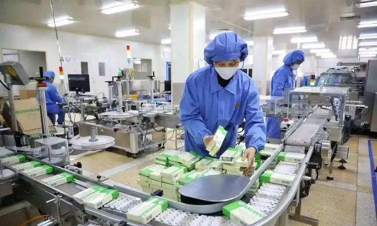 美媒发现，除了稀土以外，中国手里还有一张王牌没用，那就是美国的医药供应链，尤其是