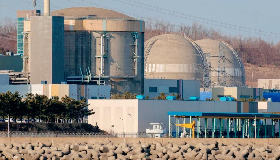 韩国突然“变脸”了，李在明悄悄按下“重启键”，把文在寅在任时拼命关掉的核电站一座