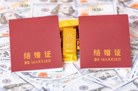 现在很多网上的女生在说要男生睁眼看看世界，不要觉得中国男生很好。但是真当中国男人