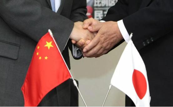 日本终于急了！ 日媒透露，日商将时隔八年首次单独组团访华，说白了，政治上僵着