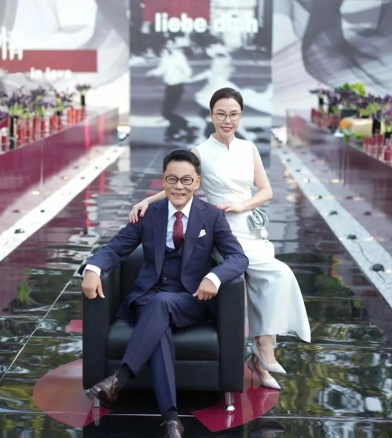 李国庆再婚的对象，告诉所有人一个道理，那就是，不管你结婚多久，白月光的威力还
