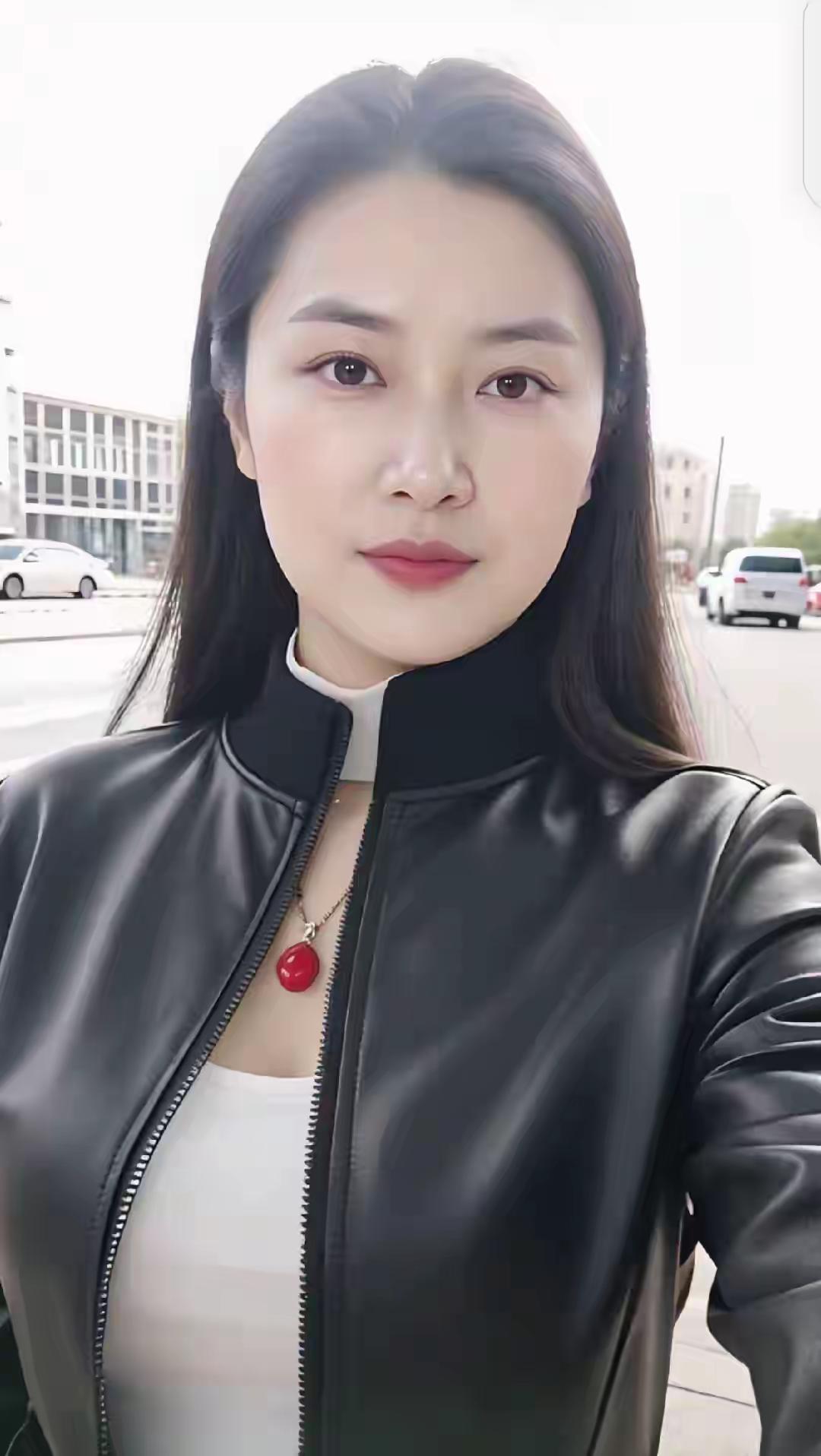 端庄大气。
