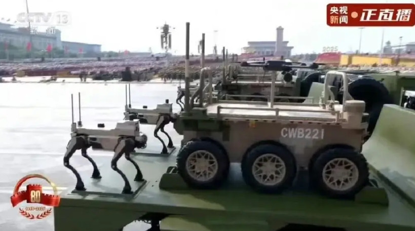 机器狗的两件大事情：9月3日，阅兵现场：无人化协同作战的设备，包含了机器狗，无