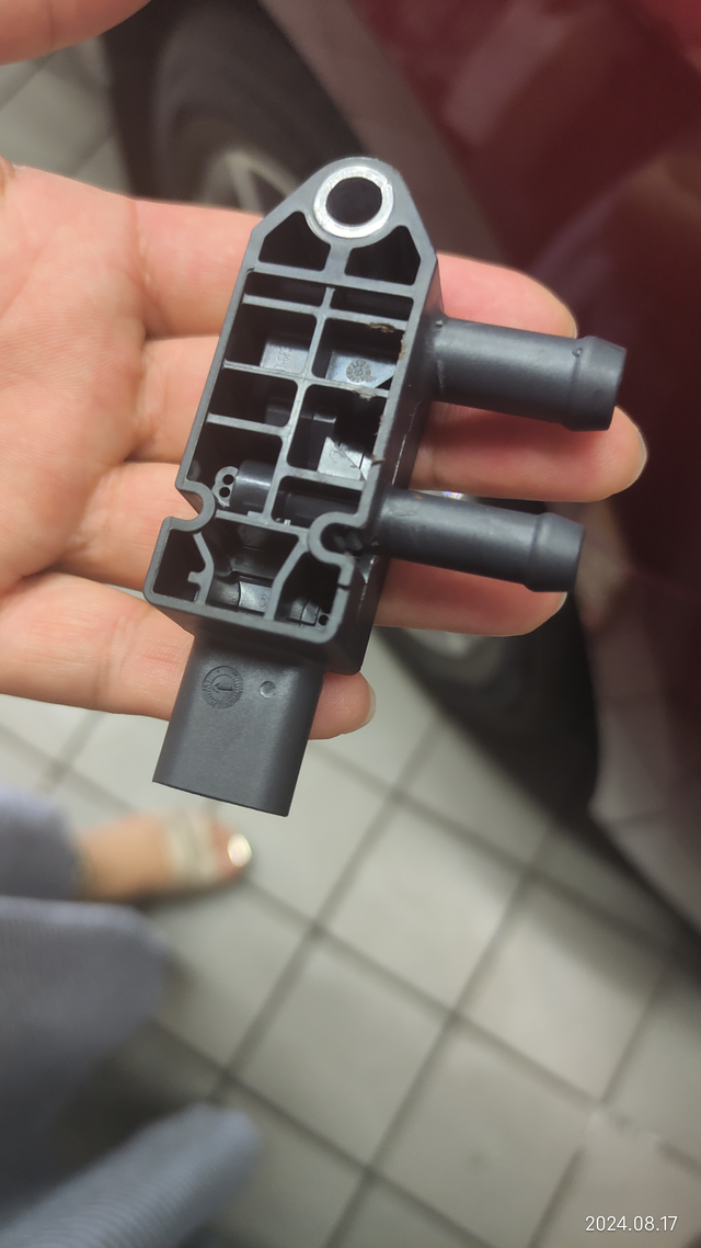 威朗Pro更换压差传感器今天首保去4儿子店，没想到路上出现了发动机故障码，到4