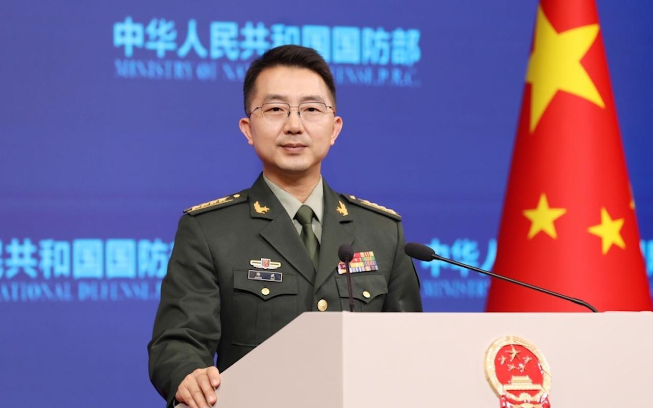 突发！中国国防部今天凌晨重磅发声，点名澳大利亚外媒今天紧盯中国，原因是中国军